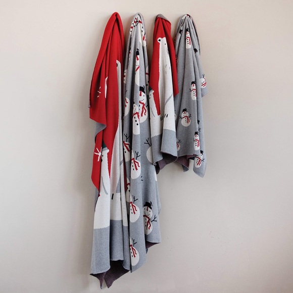 Creative Co-Op red polar bear knit throw blanket. NWT - Picture 2 of 5